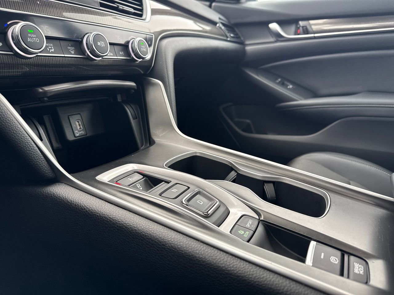 Used 2018 Honda Accord Sport image 25