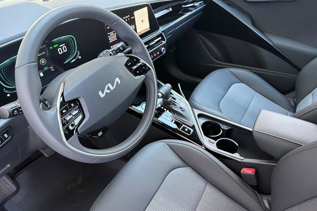 New 2026 Kia Niro EX FWD image 10