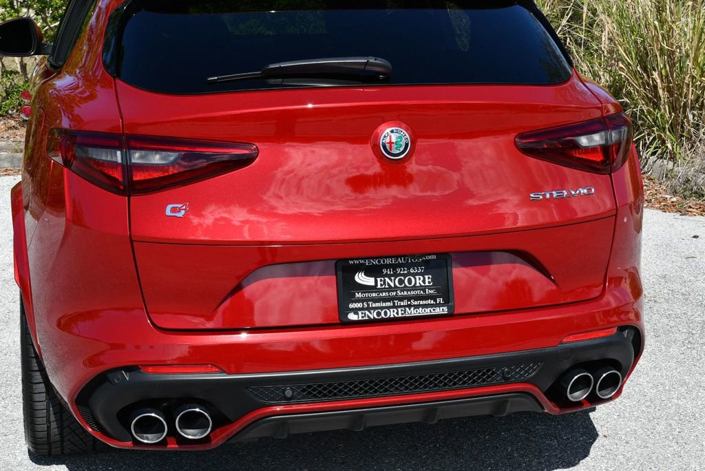 Used 2018 Alfa Romeo Stelvio Quadrifoglio w/ Driver Assist Dynamic Package image 10