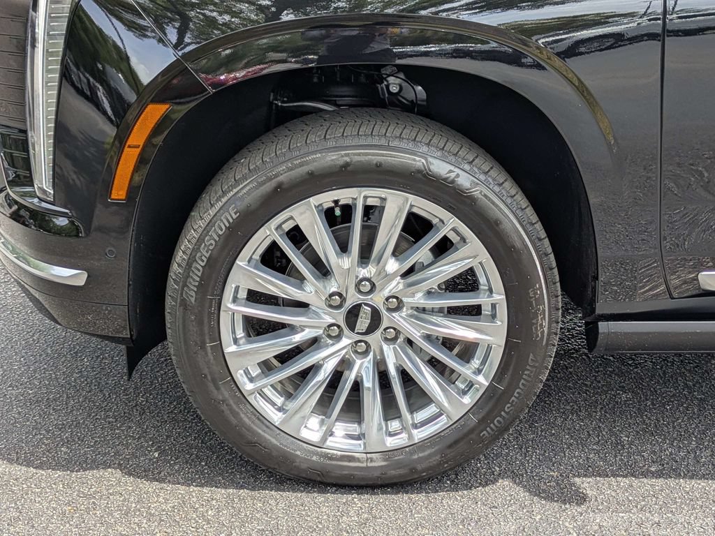 Used 2026 Cadillac Escalade Luxury AWD/4WD image 13