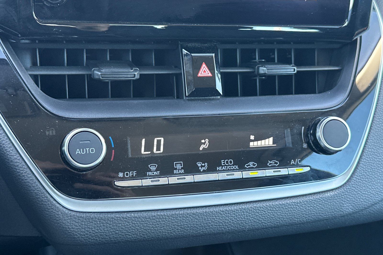 Used 2024 Toyota Corolla LE FWD image 19
