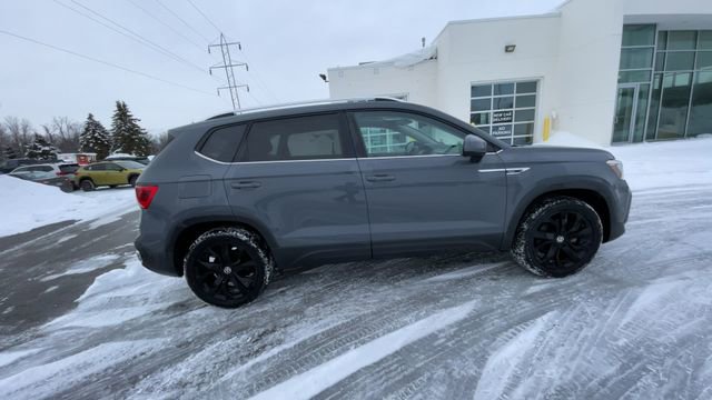 Used 2022 Volkswagen Taos SE image 9