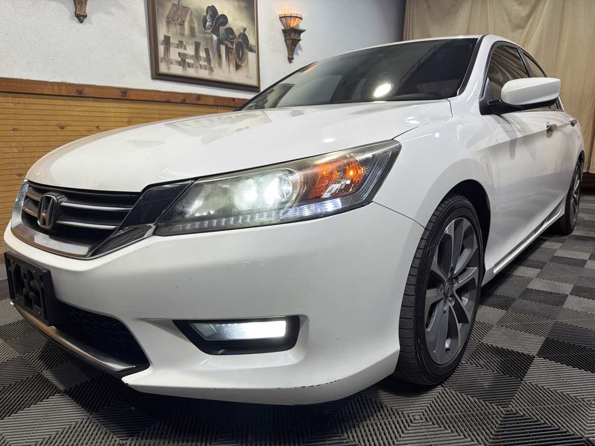 Used 2015 Honda Accord Sport image 5