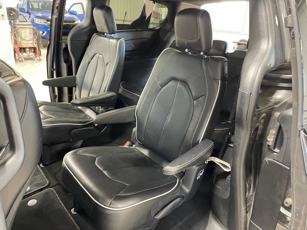 Used 2019 Chrysler Pacifica Limited w/ Advanced Safetytec Group image 15