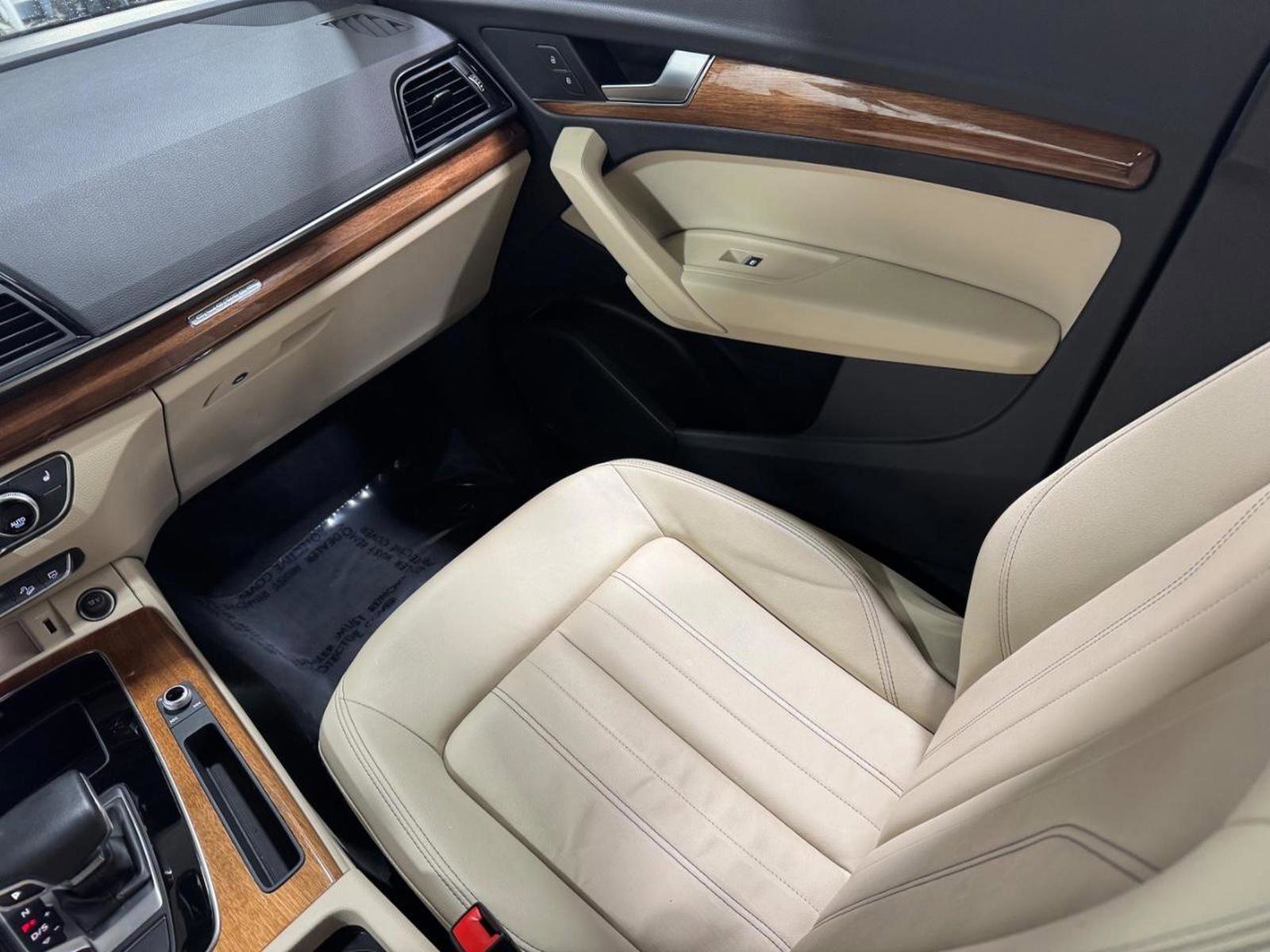 Used 2023 Audi Q5 2.0T Premium w/ Convenience Package image 17