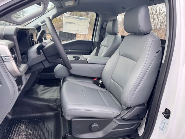 New 2025 Ford F550 4x4 Regular Cab Super Duty image 16
