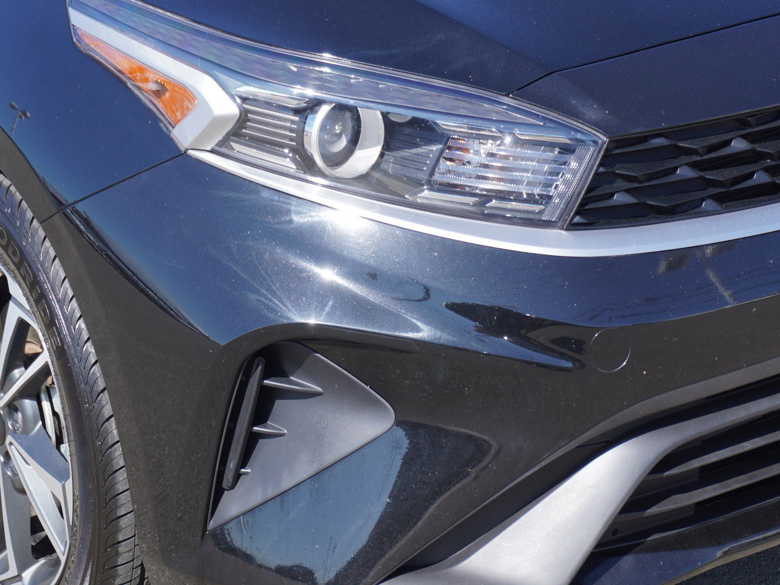 Used 2024 Kia Forte LXS image 3