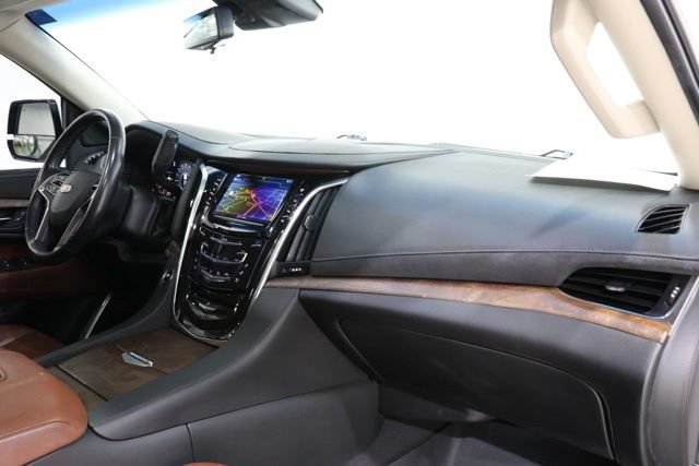 Used 2019 Cadillac Escalade ESV Luxury AWD/4WD image 14