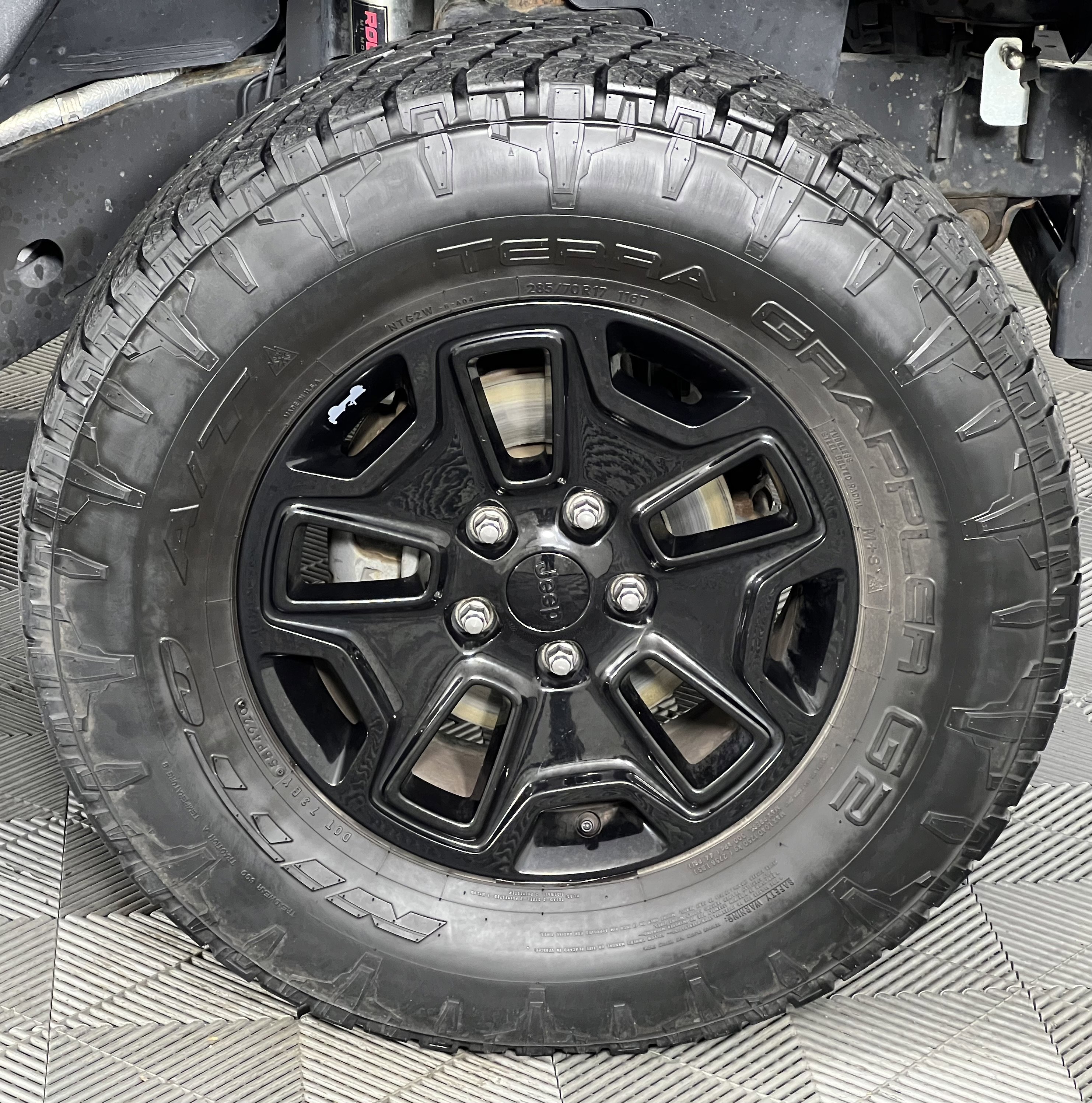 Used 2017 Jeep Wrangler Sport image 14