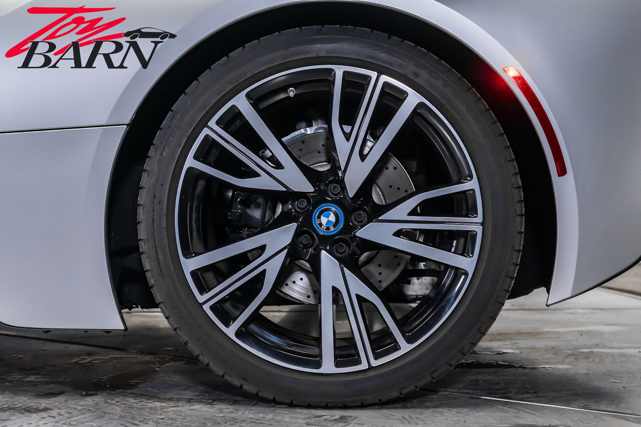 Used 2015 BMW i8 image 18