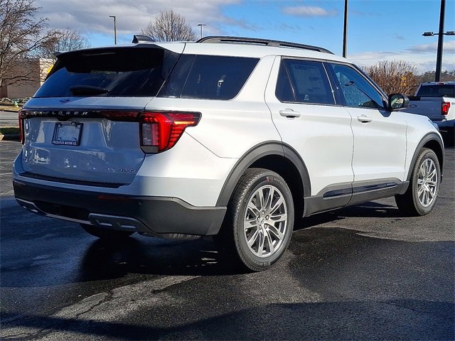 New 2026 Ford Explorer Active w/ Active Comfort Package image 3