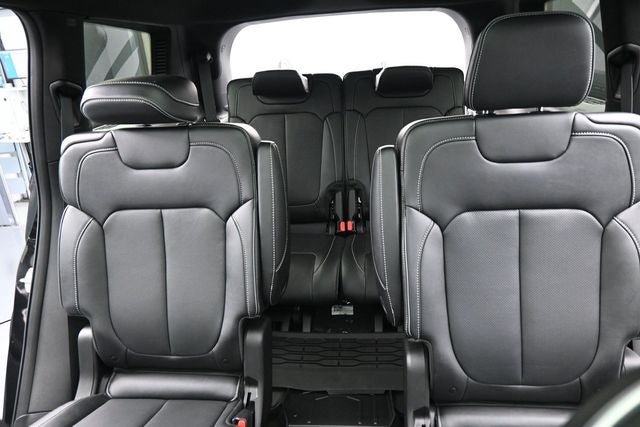 Used 2025 Jeep Grand Cherokee L Overland w/ Luxury Tech Group IV AWD/4WD image 21