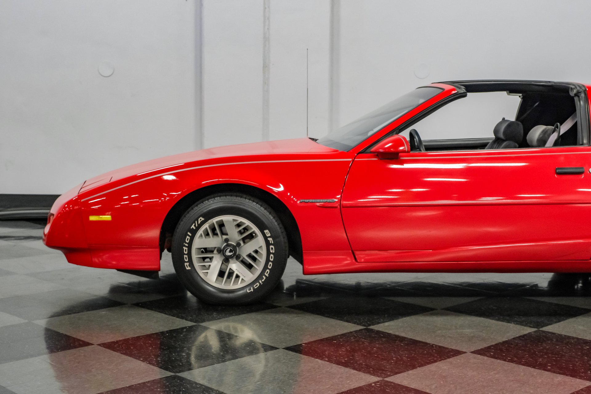 Used 1992 Pontiac Firebird Coupe RWD image 23