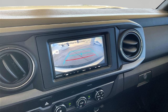 Used 2019 Toyota Tacoma TRD Off-Road w/ Technology Package AWD/4WD image 11