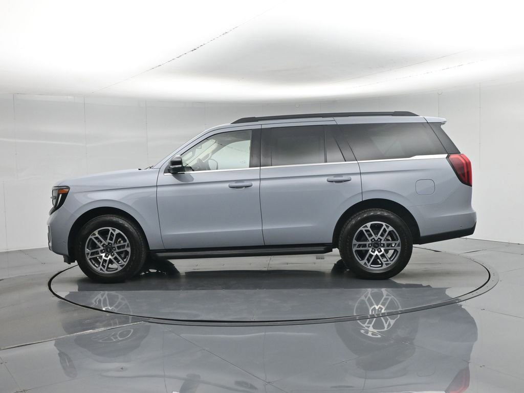Used 2025 Ford Expedition Active image 31
