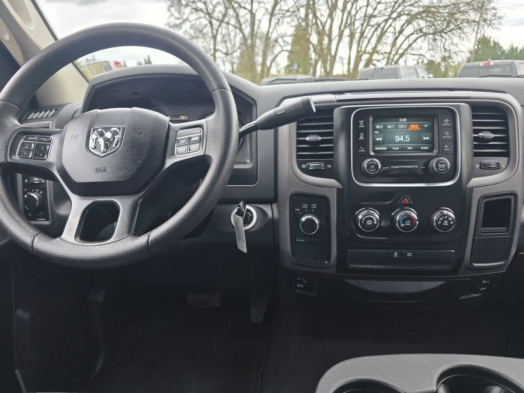Used 2017 RAM 1500 ST w/ SXT Appearance Group AWD/4WD image 10