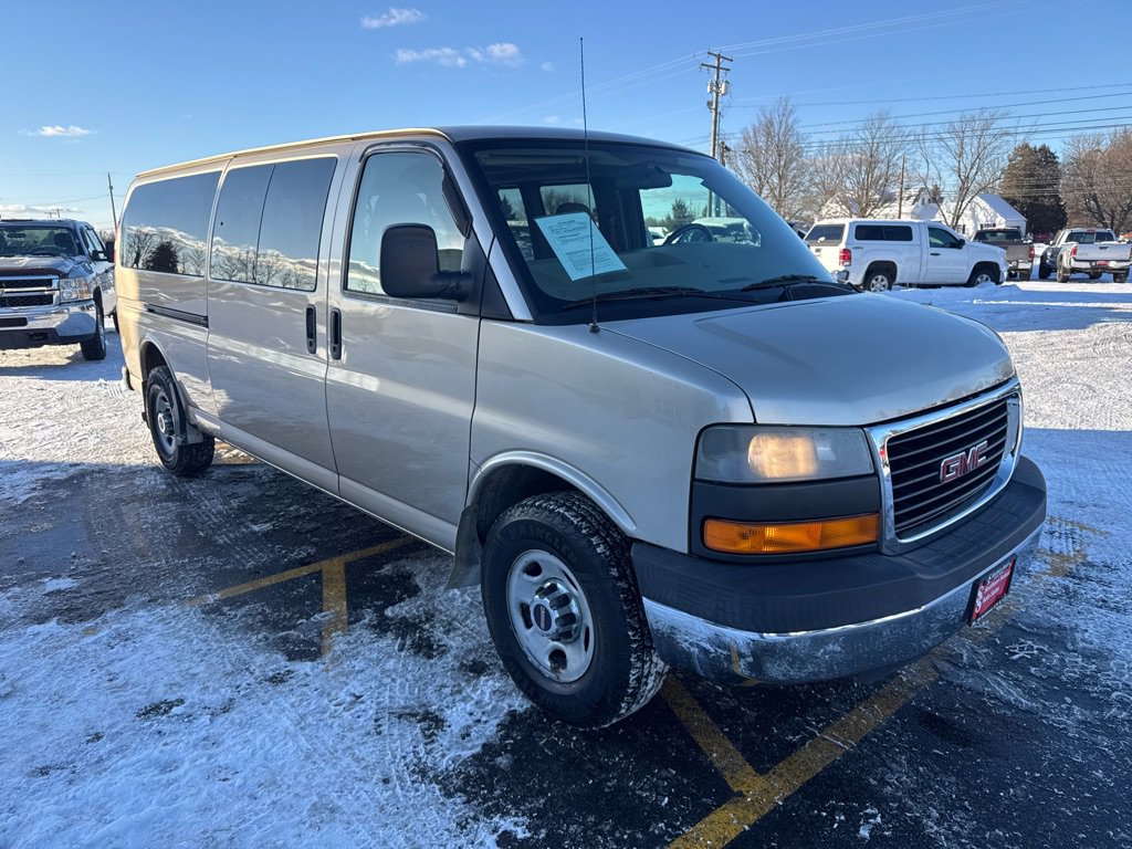 Used 2008 GMC Savana 3500 G3500 w/ LT Preferred Equipment Group image 4