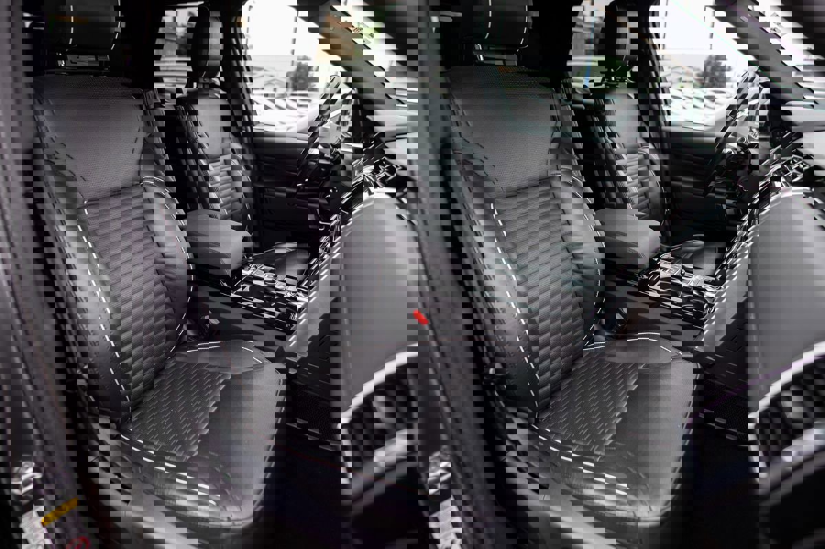 Used 2019 Land Rover Discovery HSE image 15