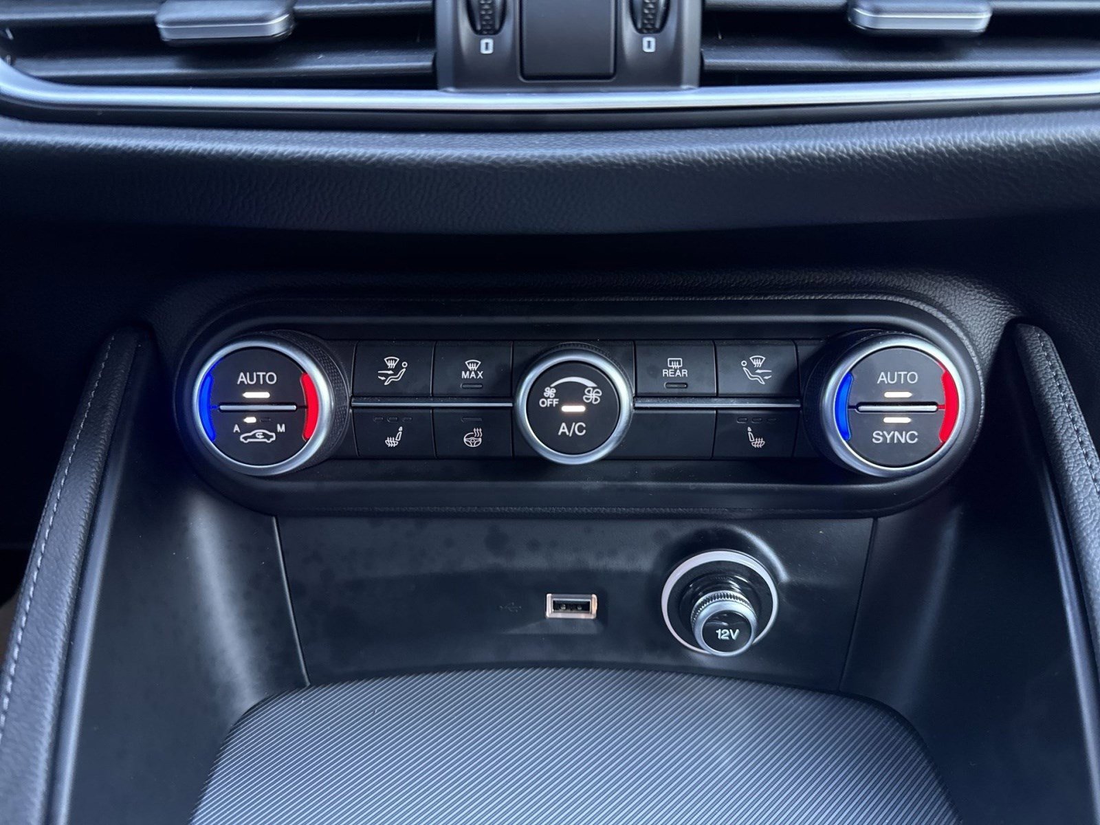 Used 2022 Alfa Romeo Stelvio Veloce image 20