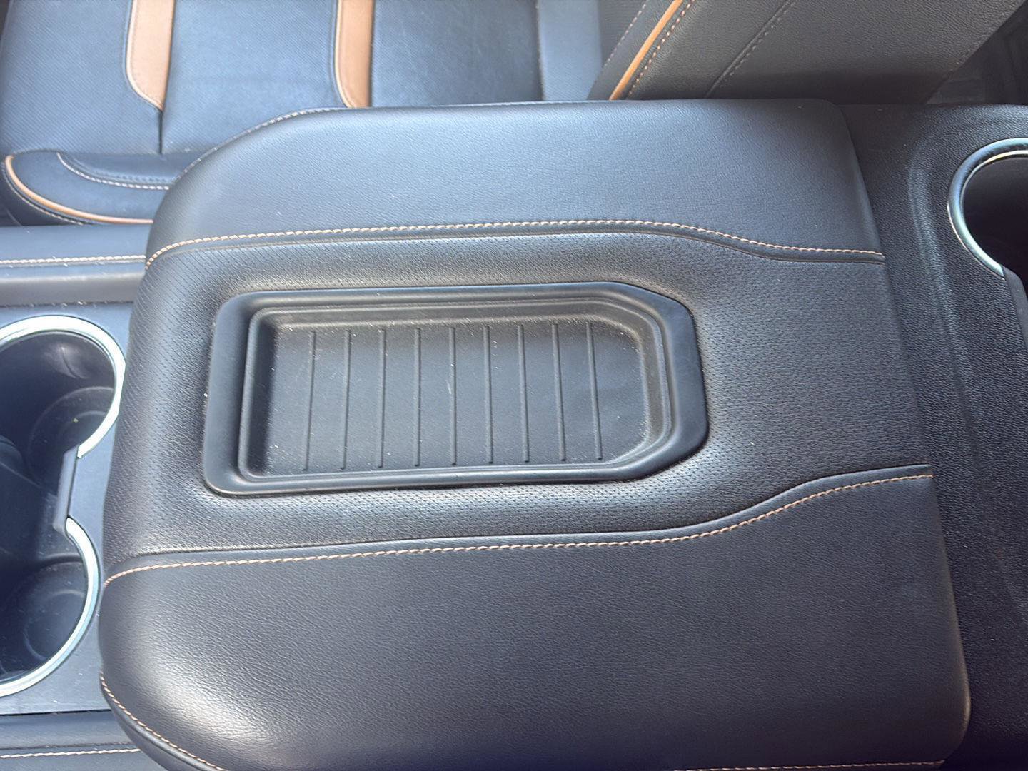 Used 2023 GMC Yukon XL AT4 w/ AT4 Premium Package AWD/4WD image 25