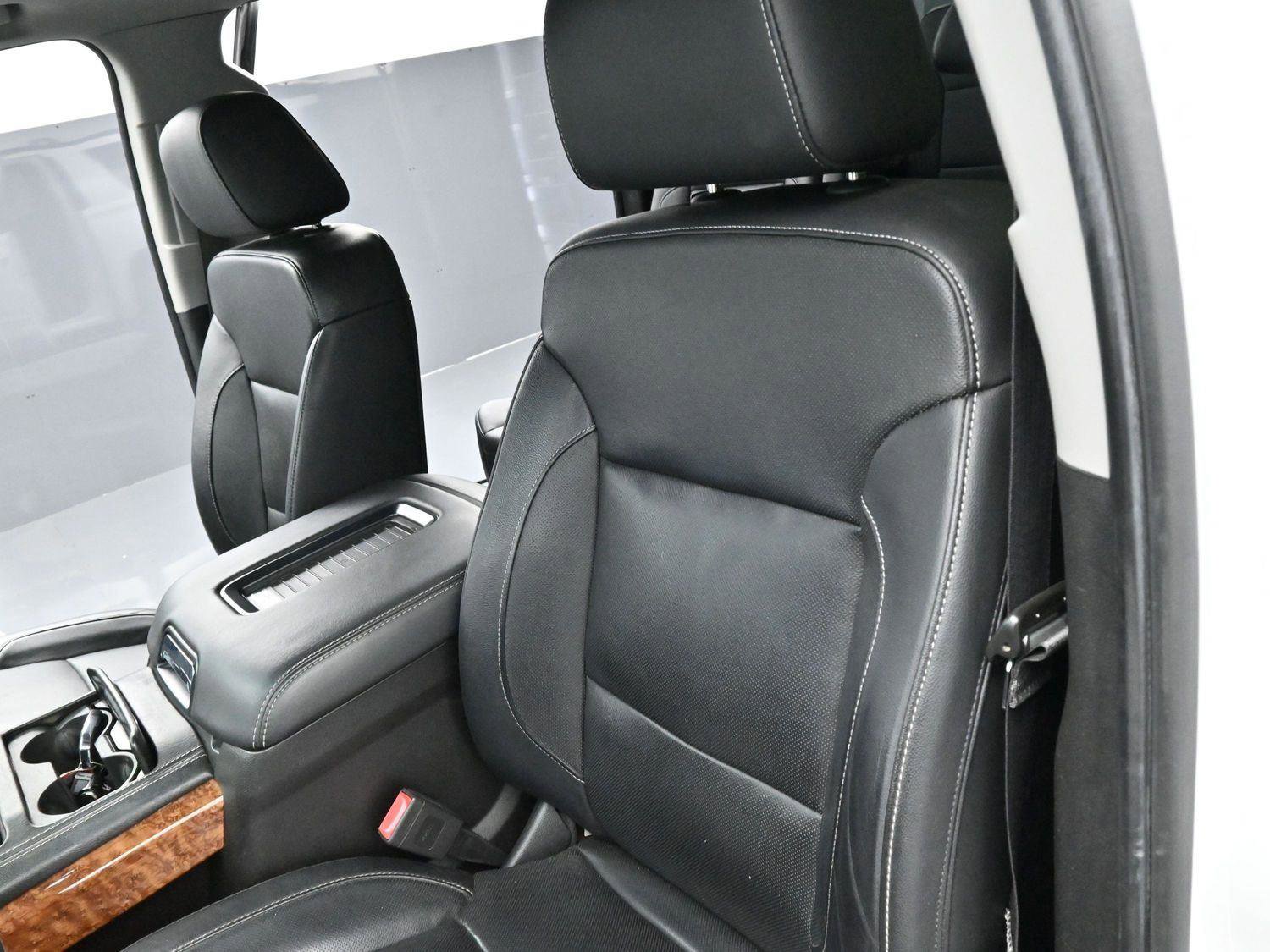 Used 2019 Chevrolet Suburban Premier AWD/4WD image 19