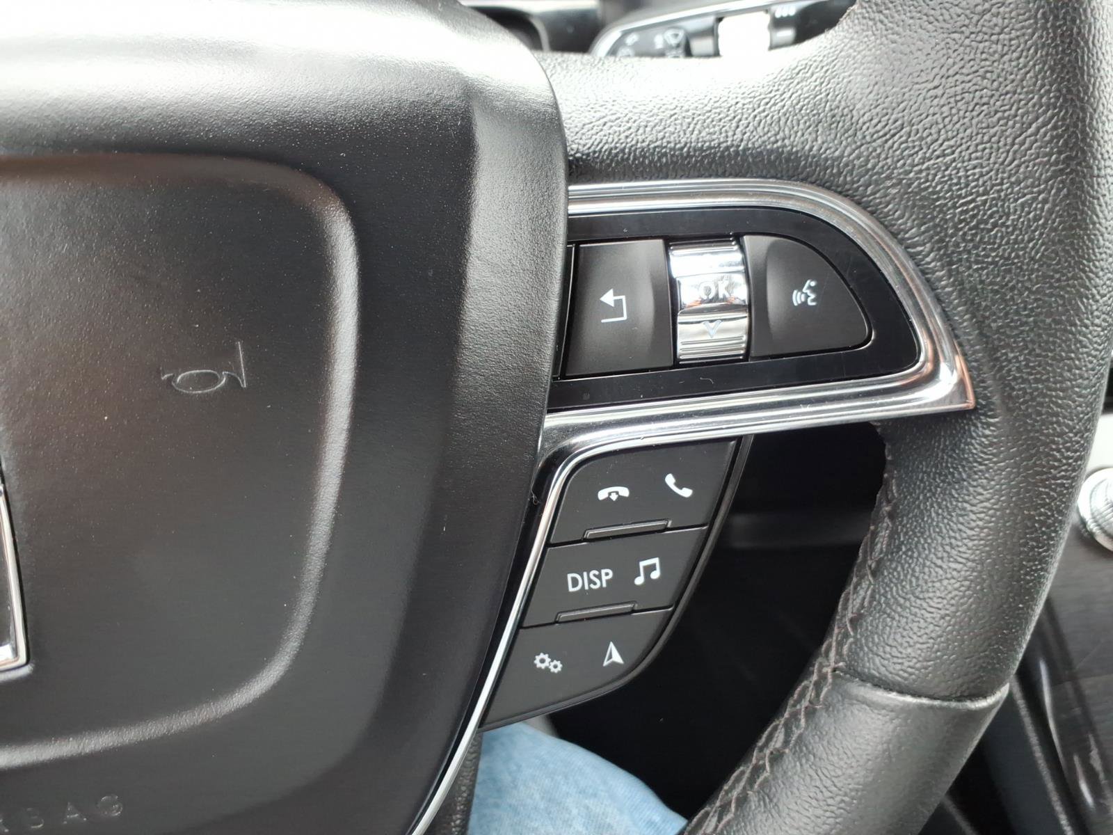 Used 2022 Lincoln Nautilus FWD w/ Premium Package image 21