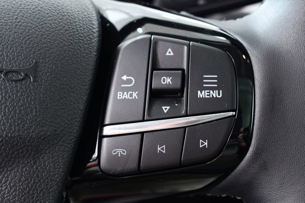 New 2025 Ford Escape SE w/ PHEV Premium Package FWD image 34
