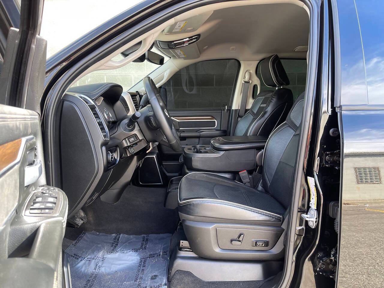 Used 2024 RAM 2500 Laramie w/ Safety Group AWD/4WD image 7