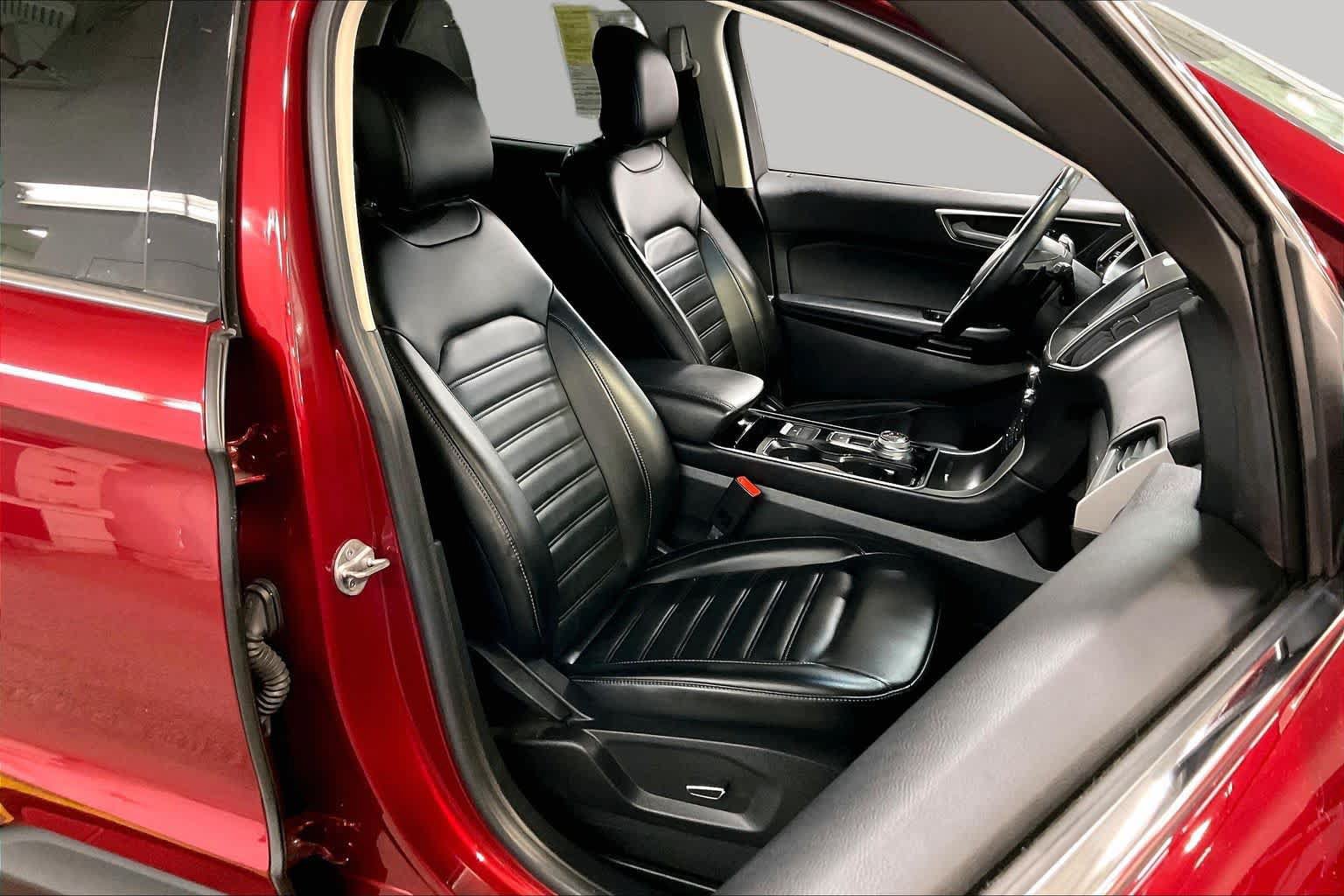 Used 2019 Ford Edge SEL w/ Equipment Group 201A AWD/4WD image 9