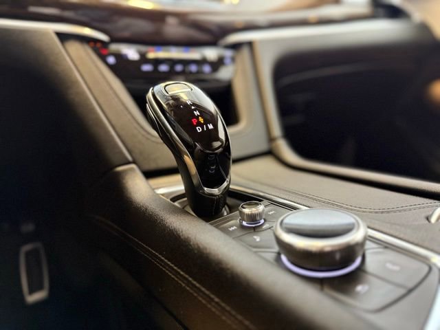 Used 2024 Cadillac XT6 Sport w/ LPO, ONYX Package image 27