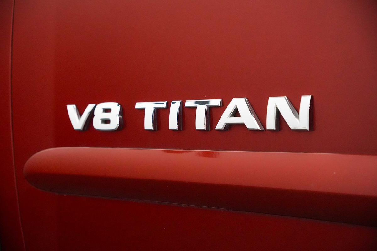 Used 2015 Nissan Titan SV RWD image 11