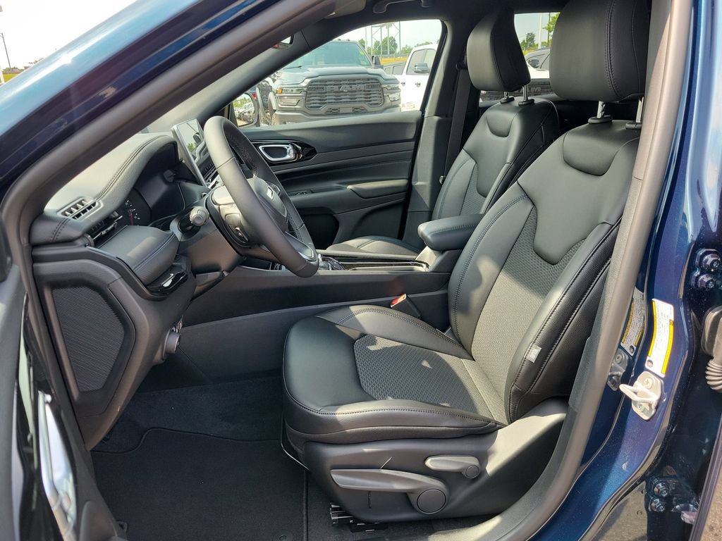 New 2026 Jeep Compass Latitude AWD/4WD image 11