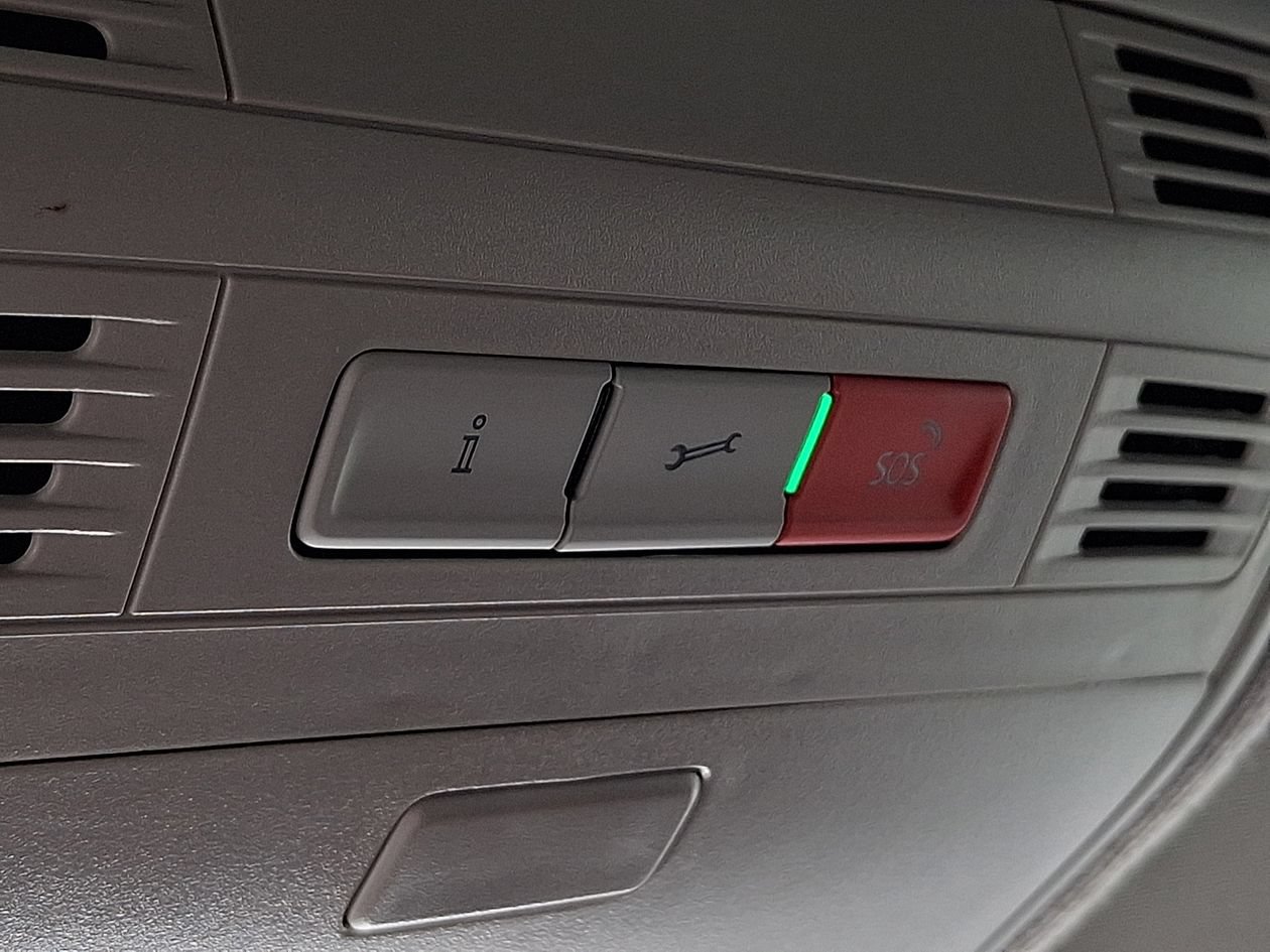 Certified 2023 Volkswagen Tiguan SE FWD image 27