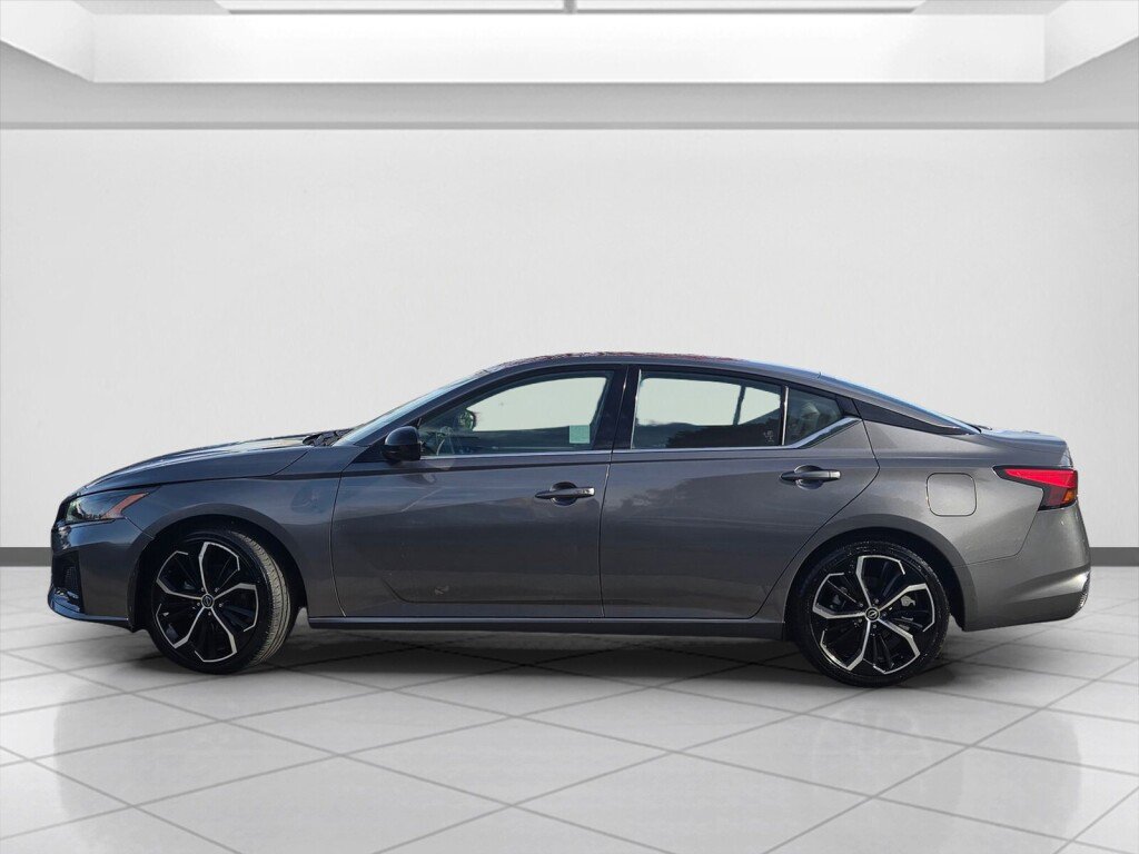 Used 2024 Nissan Altima 2.5 SR image 8