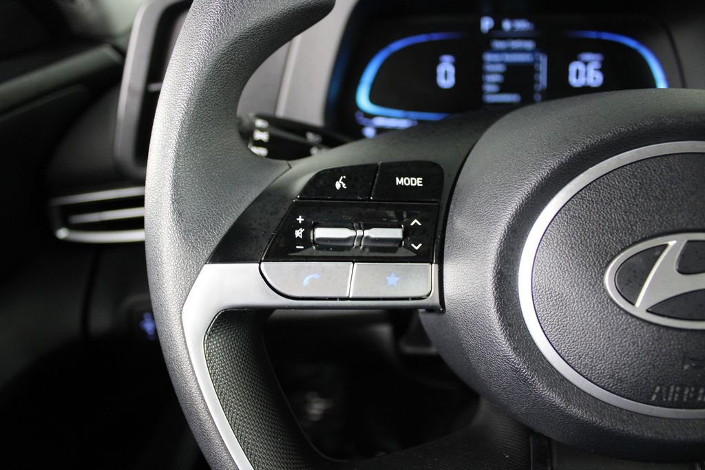 Certified 2026 Hyundai Elantra SE FWD image 25