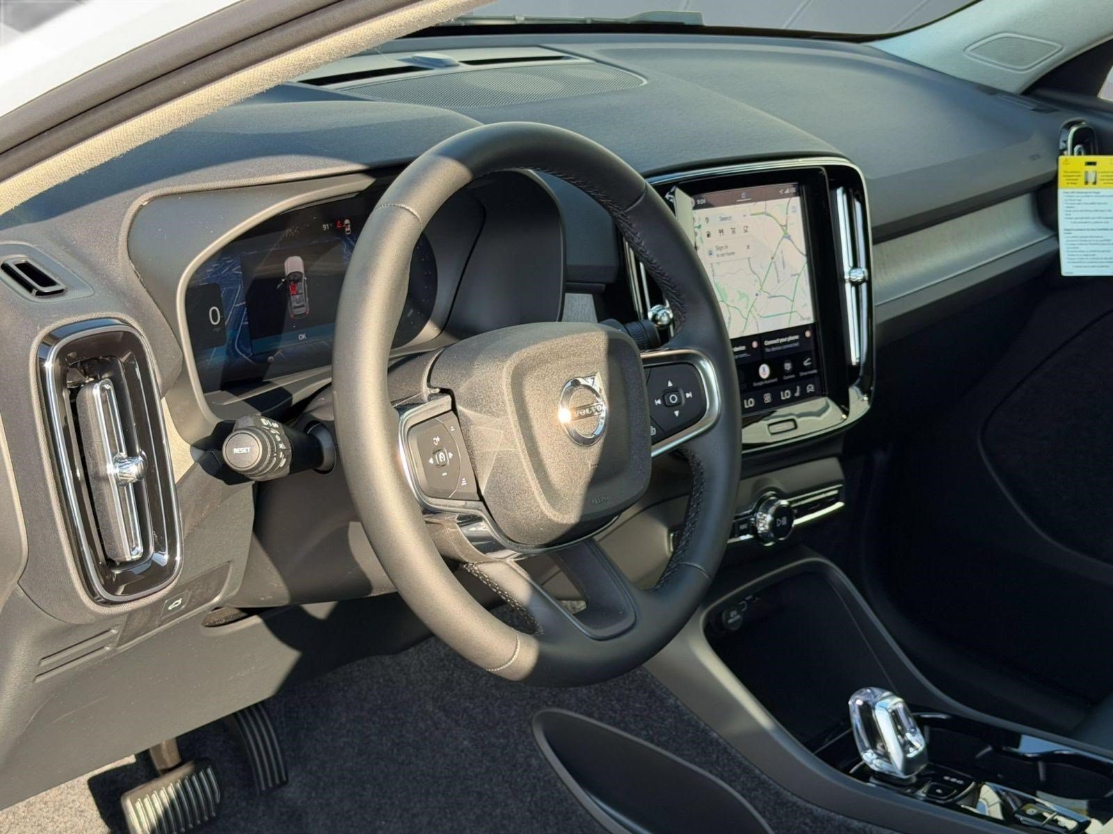 New 2026 Volvo XC40 B5 Plus w/ Protection Package Premier AWD/4WD image 4