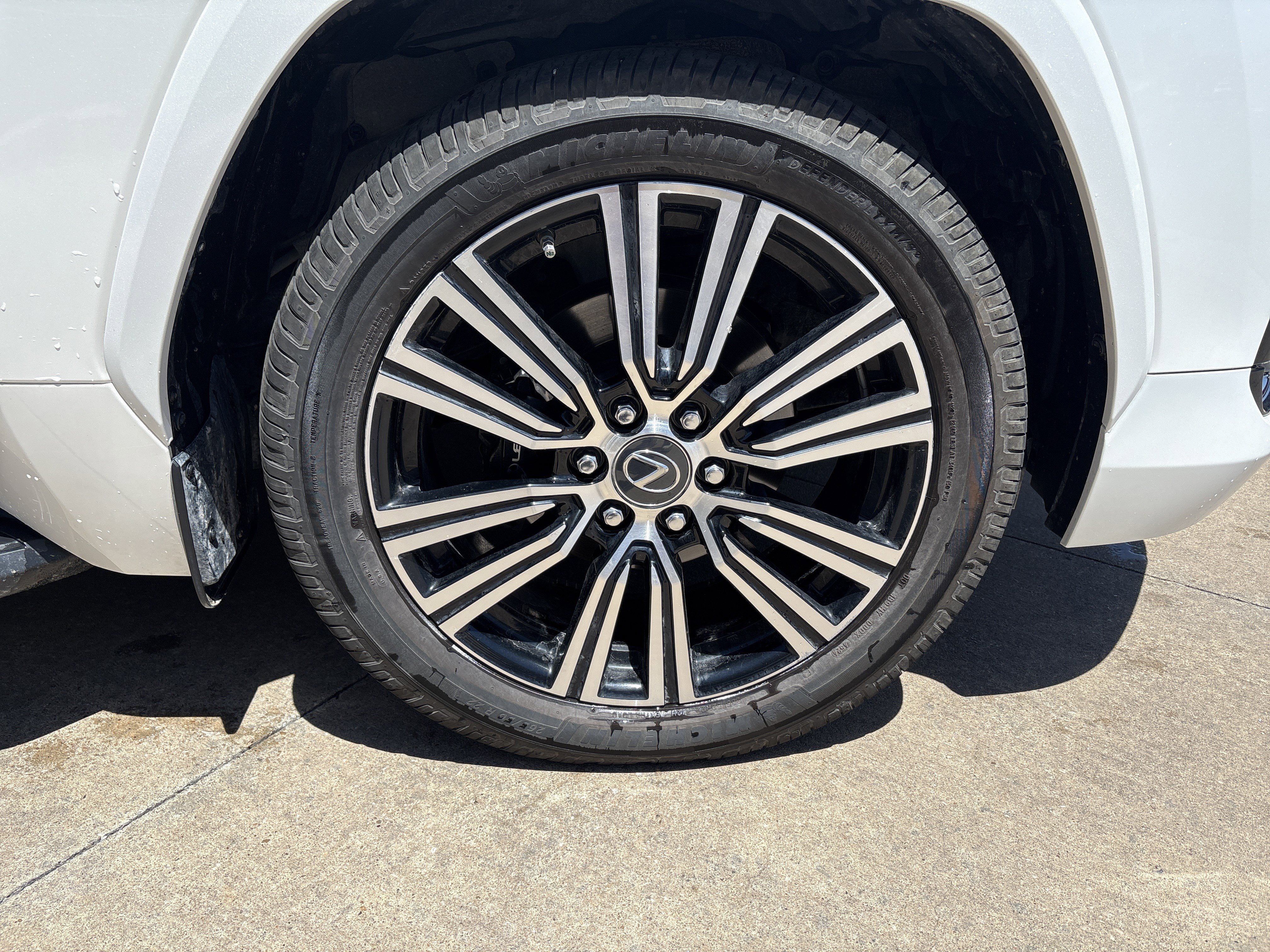 Used 2023 Lexus LX 600 4WD w/ Appearance Package image 13