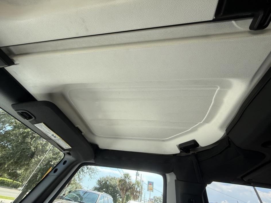 Used 2017 Jeep Wrangler Unlimited Rubicon w/ Connectivity Group image 31