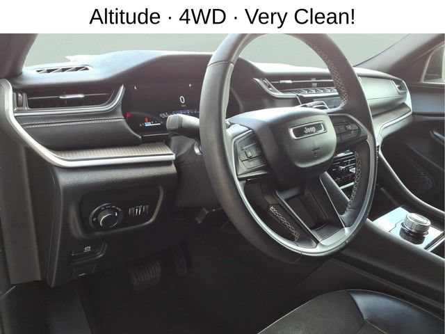 Used 2023 Jeep Grand Cherokee Altitude AWD/4WD image 13