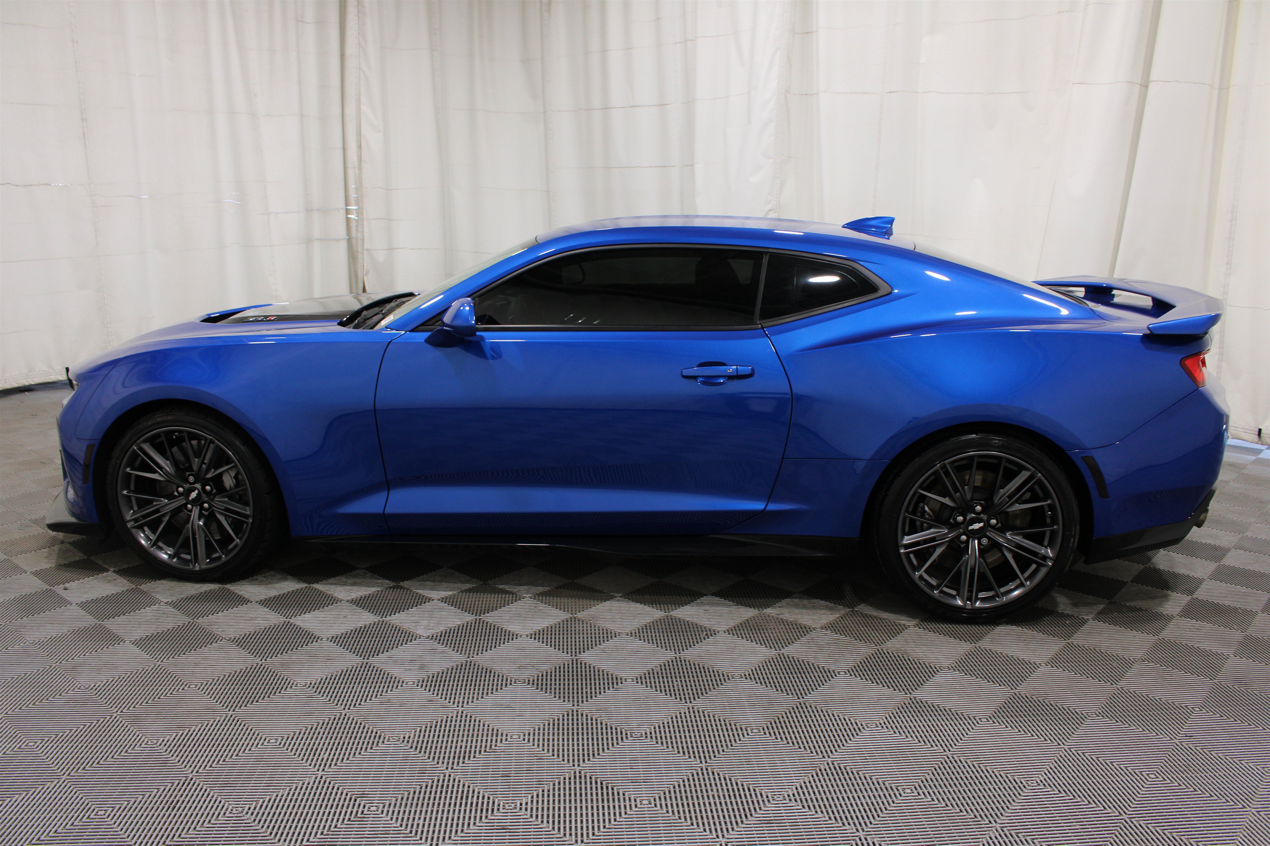 Used 2017 Chevrolet Camaro ZL1 RWD image 33