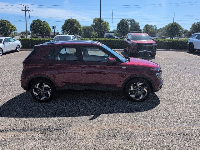 Used 2025 Hyundai Venue SEL FWD image 16