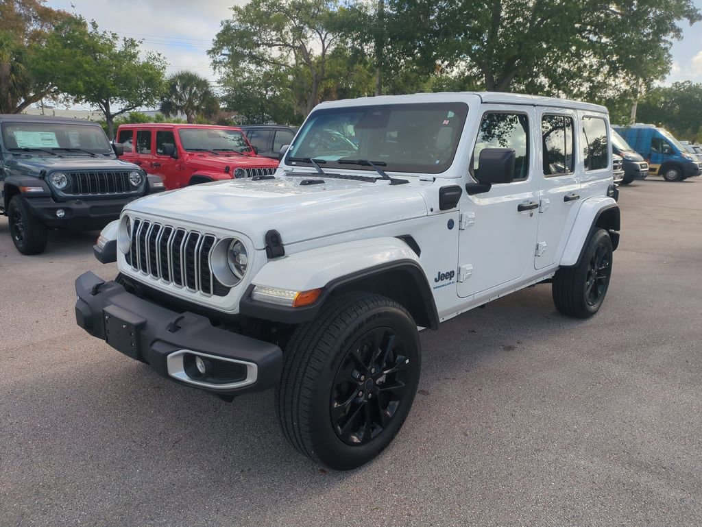 Used 2025 Jeep Wrangler Unlimited Sahara w/ Safety Group AWD/4WD image 10