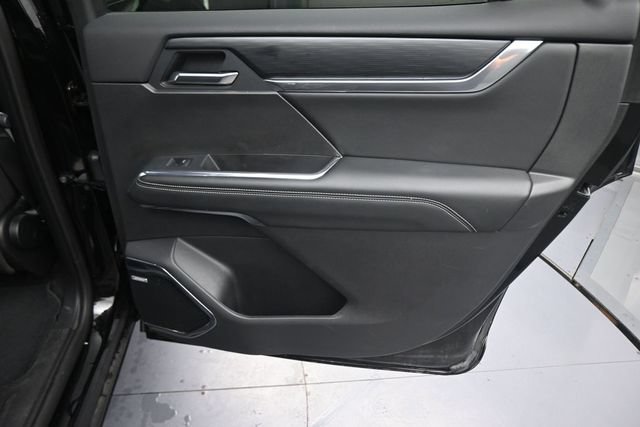 Used 2025 GMC Acadia Elevation FWD image 15