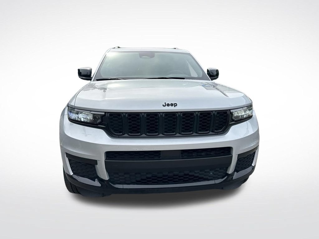 Used 2024 Jeep Grand Cherokee L Altitude AWD/4WD image 9
