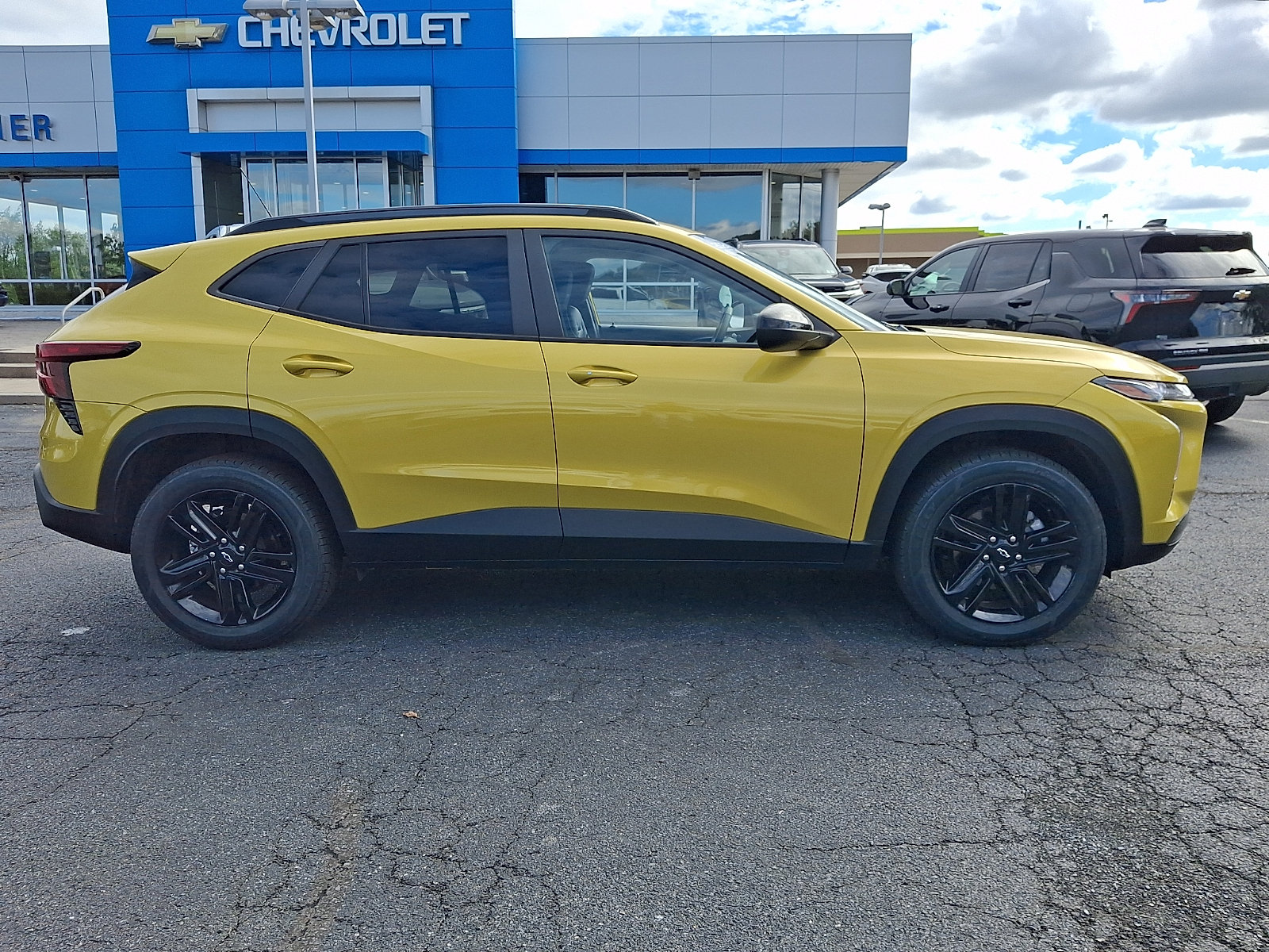 Certified 2024 Chevrolet Trax ACTIV w/ Driver Confidence Package FWD image 7