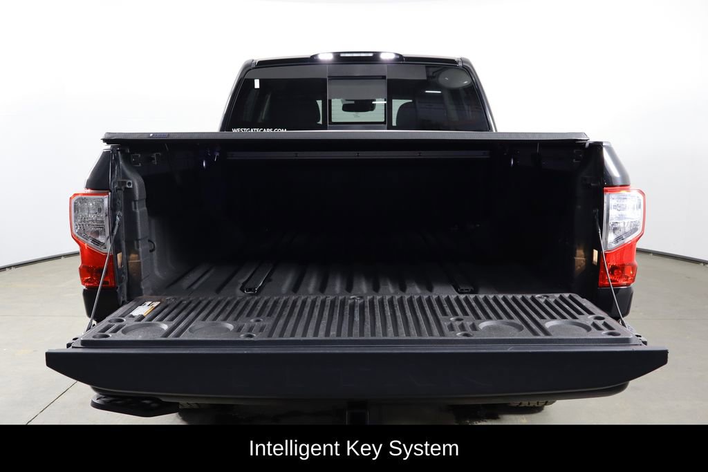Used 2021 Nissan Titan SV w/ SV Convenience Package image 17