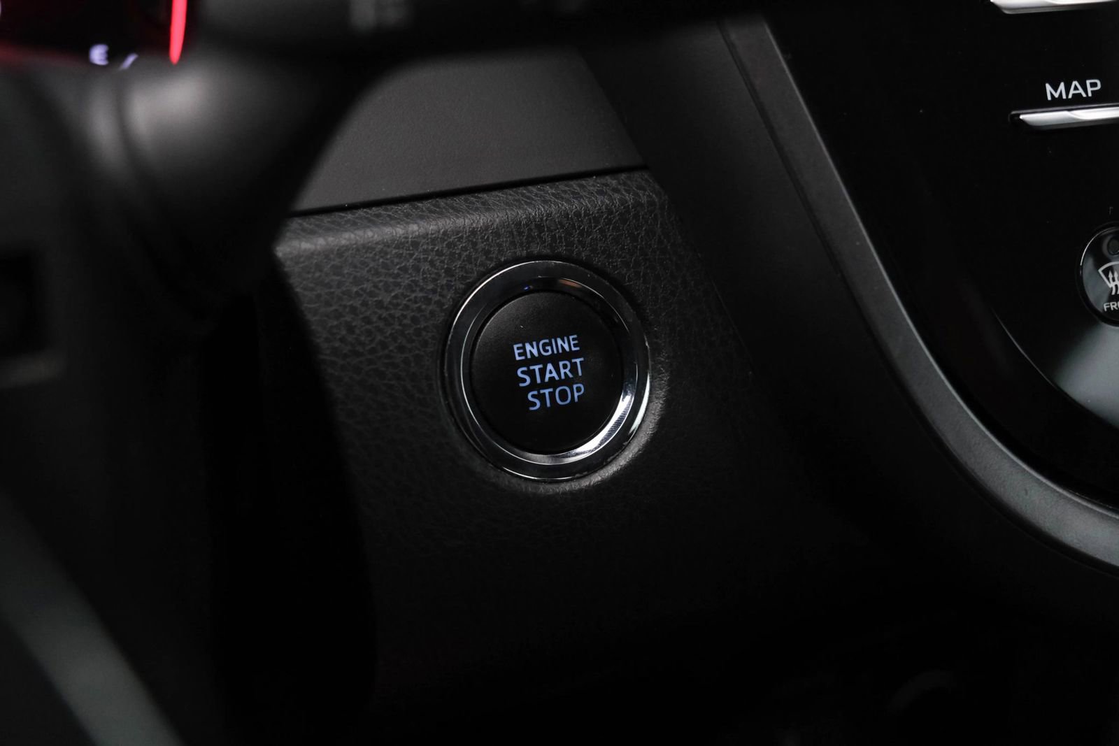 Used 2020 Toyota Camry XSE image 36