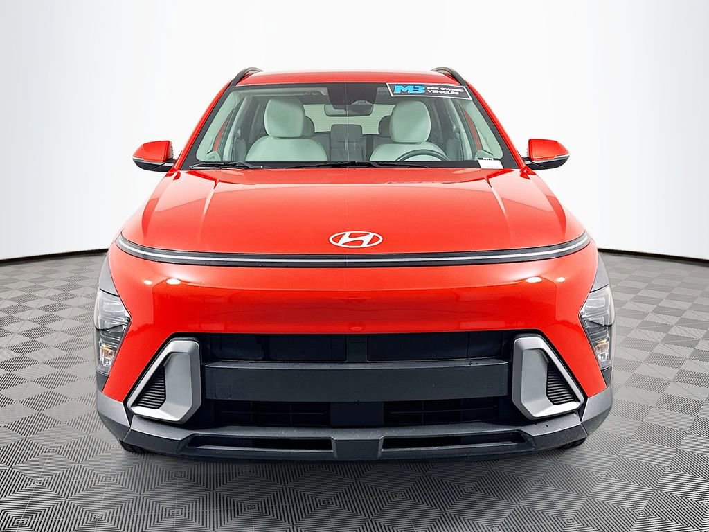 Used 2025 Hyundai Kona SEL image 2