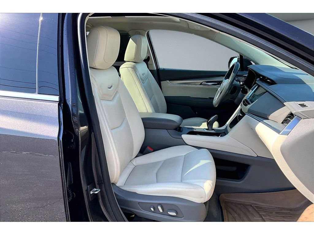 Used 2018 Cadillac XT5 Premium Luxury FWD image 8