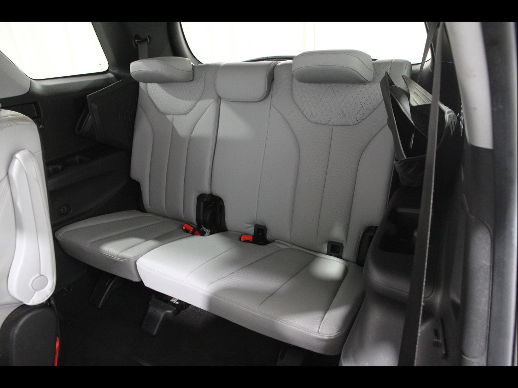 Used 2022 Hyundai Palisade SEL w/ Premium Package image 21